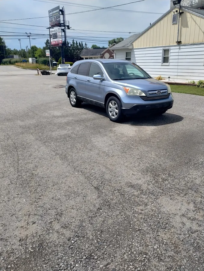 Silver Honda CR-V washed and waxed by Jay Wrapz